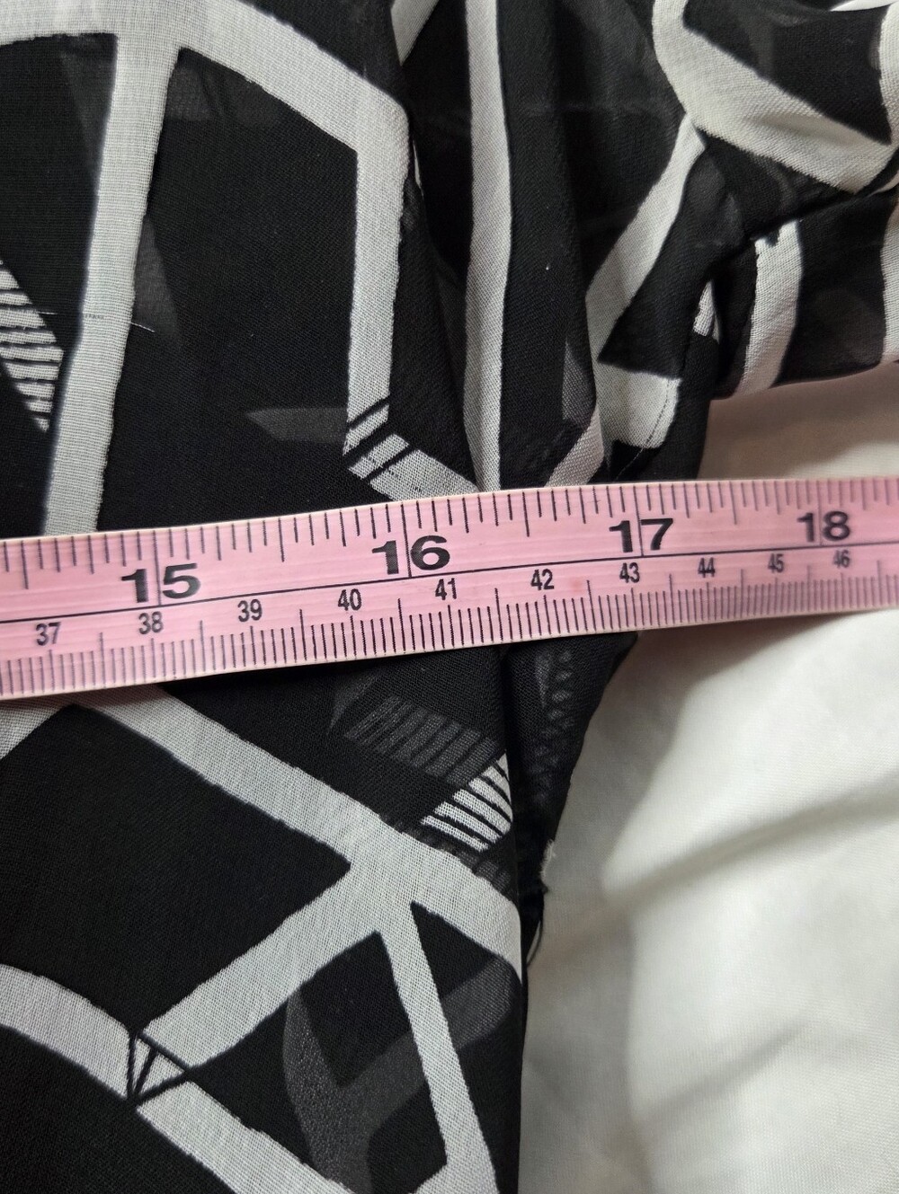 Anthroplogie Moulinette Souers Equinox 6 Black White Geometric Print VNeck Dress - Picture 6 of 8